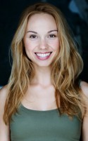 Freund, Carolin